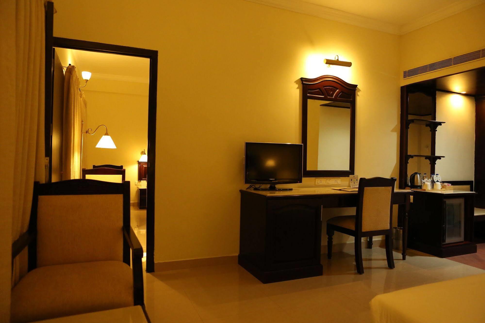 Hotel Airlink Castle Nedumbassery Buitenkant foto