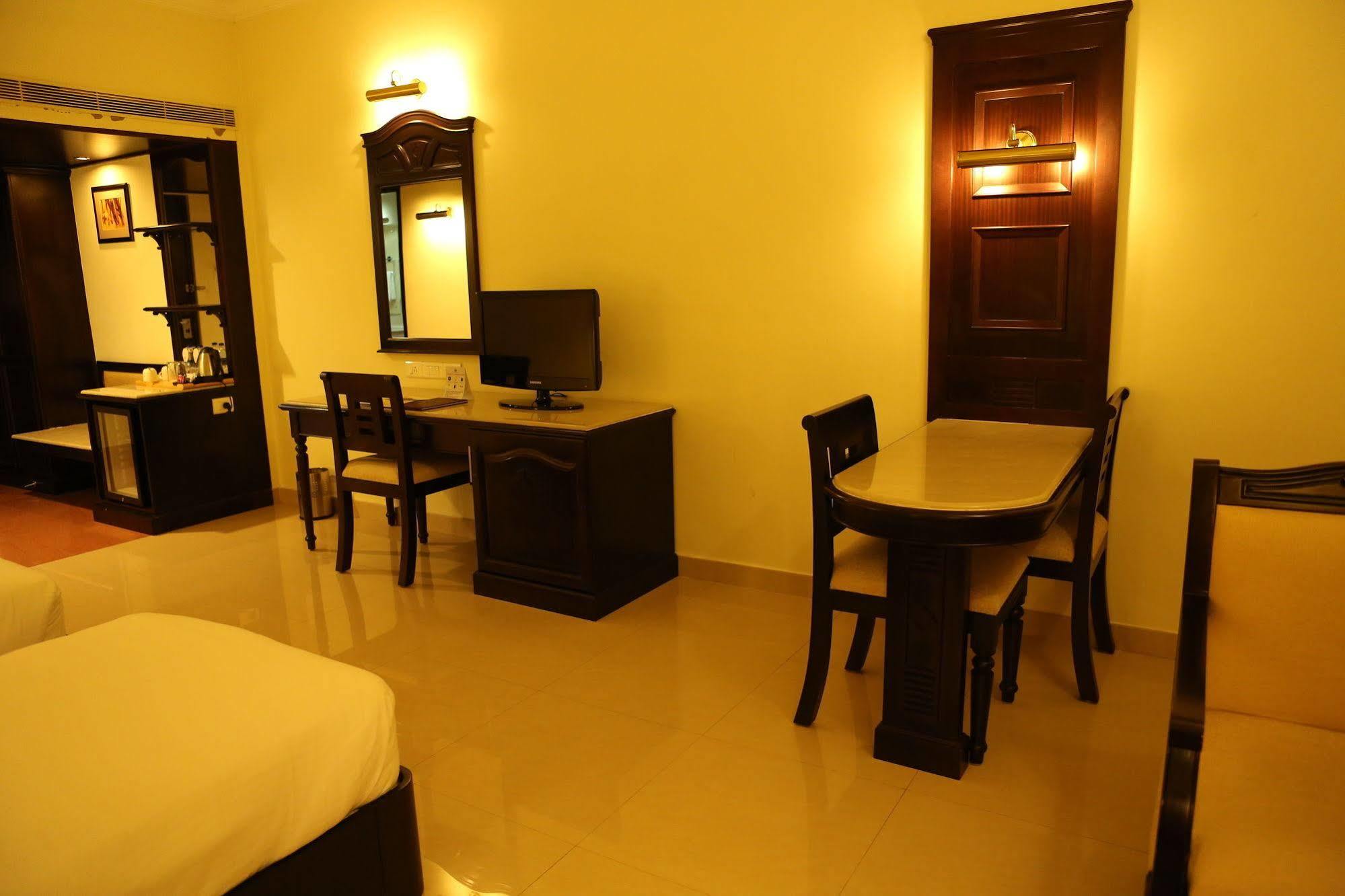 Hotel Airlink Castle Nedumbassery Buitenkant foto