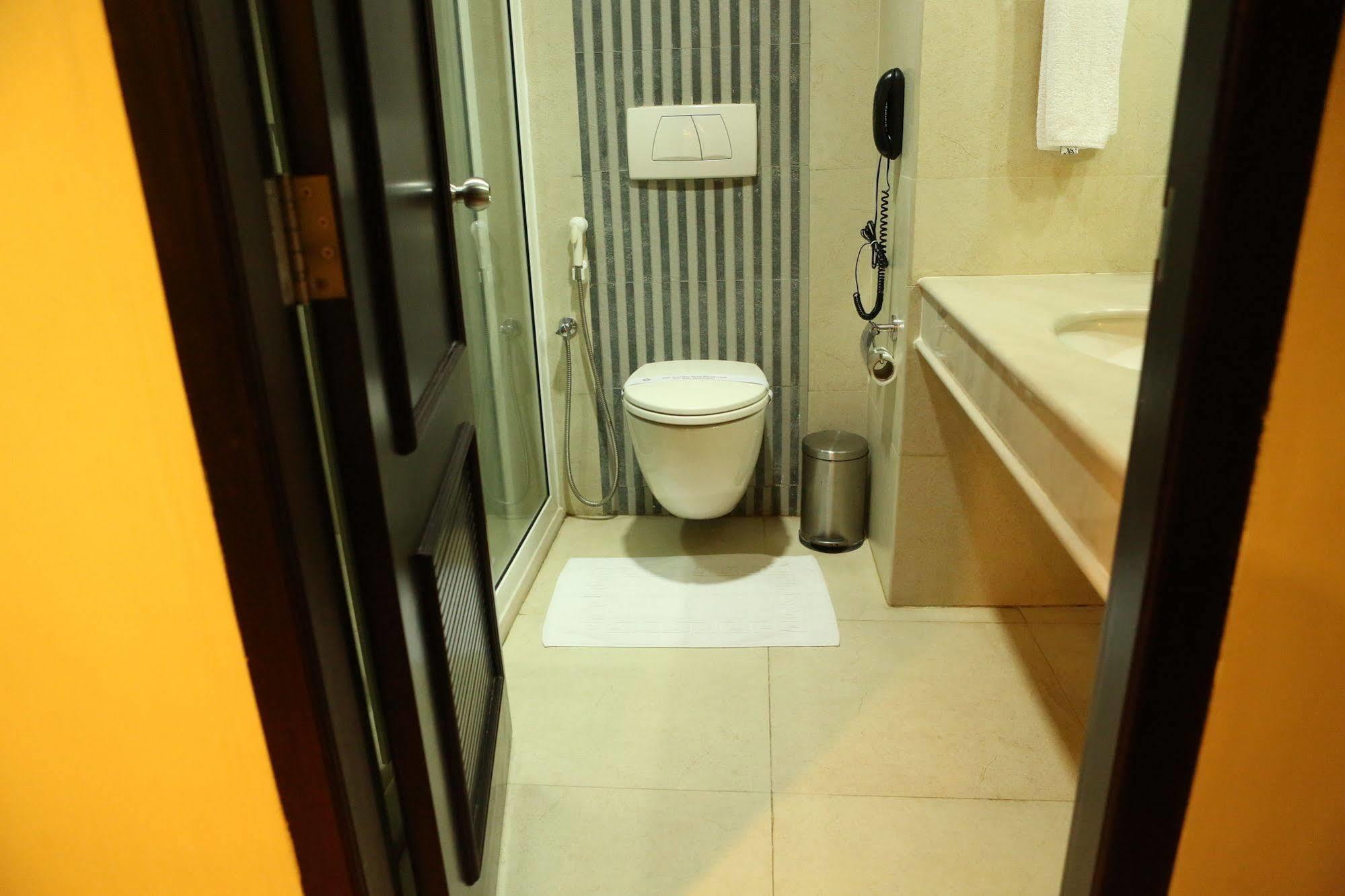 Hotel Airlink Castle Nedumbassery Buitenkant foto