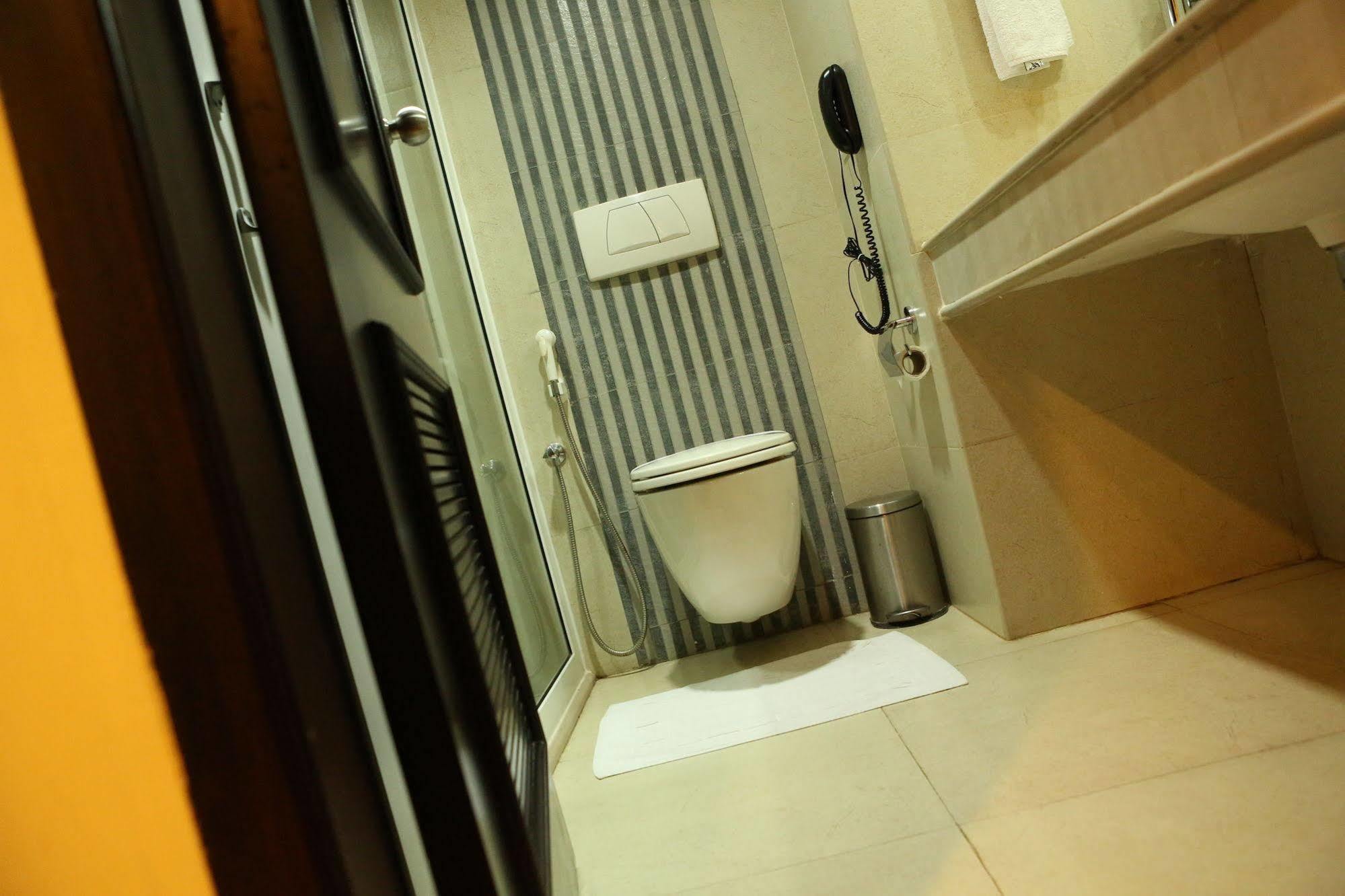 Hotel Airlink Castle Nedumbassery Buitenkant foto