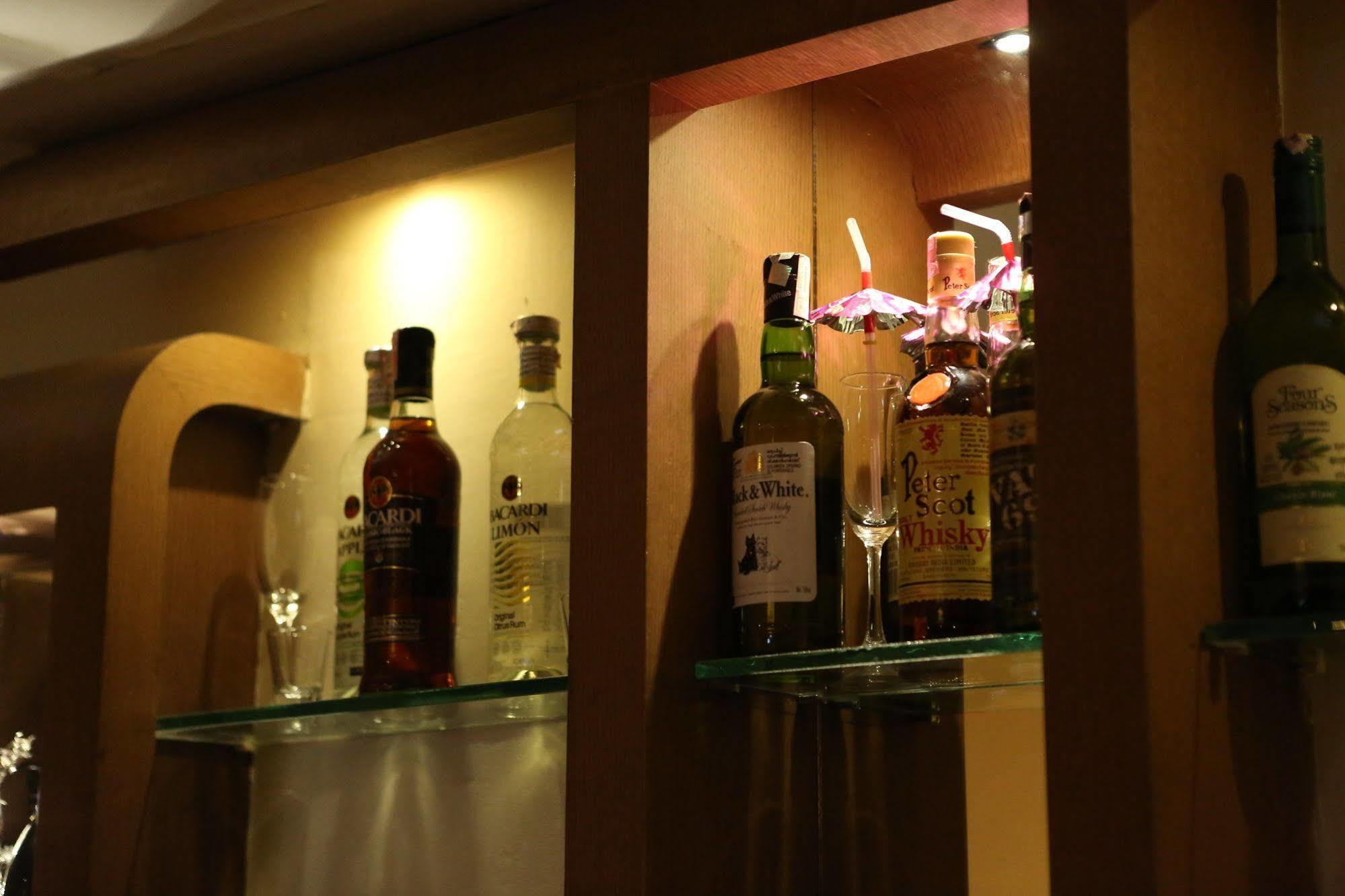 Hotel Airlink Castle Nedumbassery Buitenkant foto