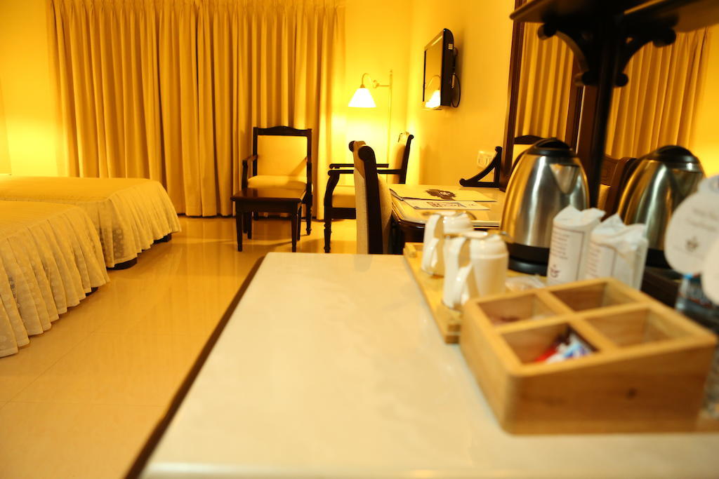 Hotel Airlink Castle Nedumbassery Buitenkant foto